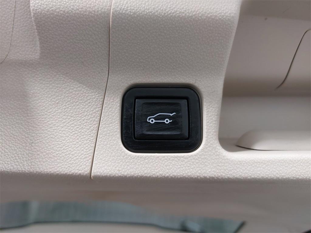 used 2022 GMC Acadia car, priced at $29,500