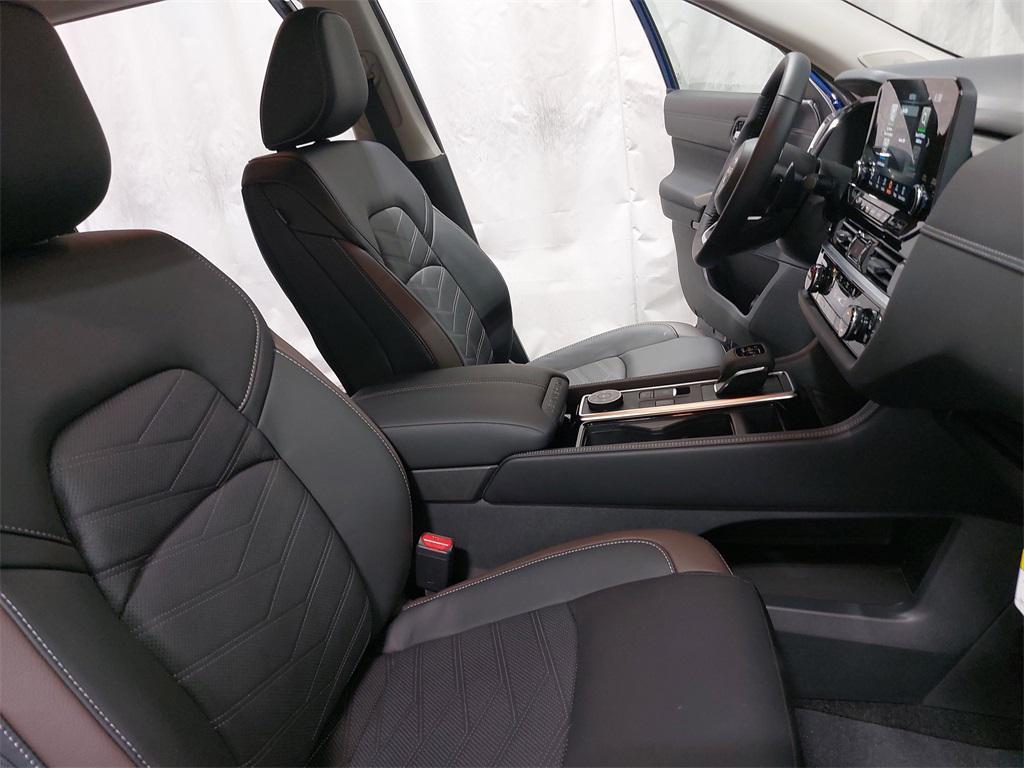 new 2025 Nissan Pathfinder car, priced at $51,359