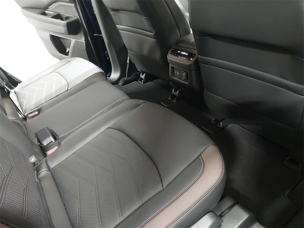 new 2025 Nissan Pathfinder car, priced at $51,359