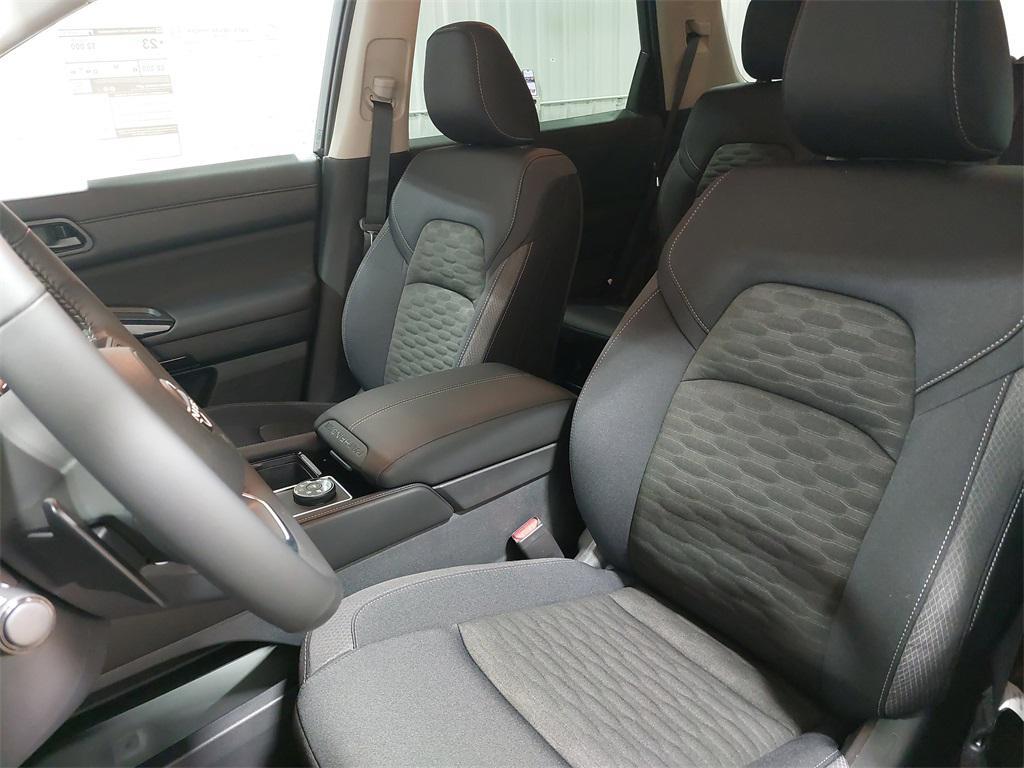 new 2025 Nissan Pathfinder car, priced at $41,758