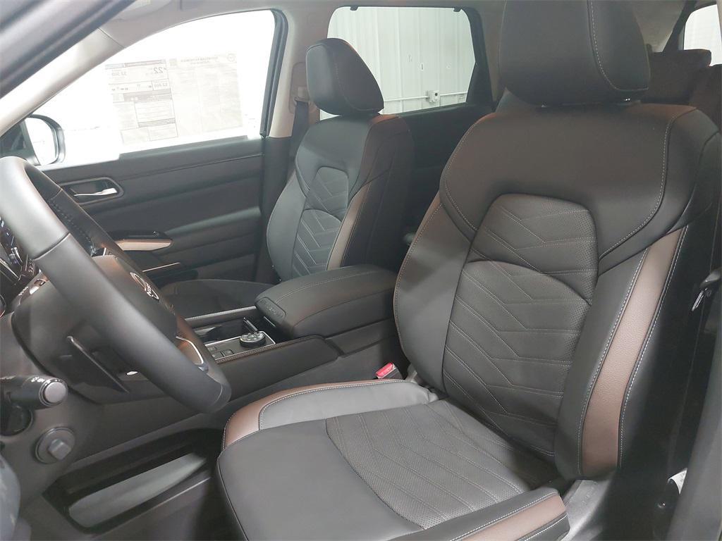 new 2025 Nissan Pathfinder car, priced at $51,823