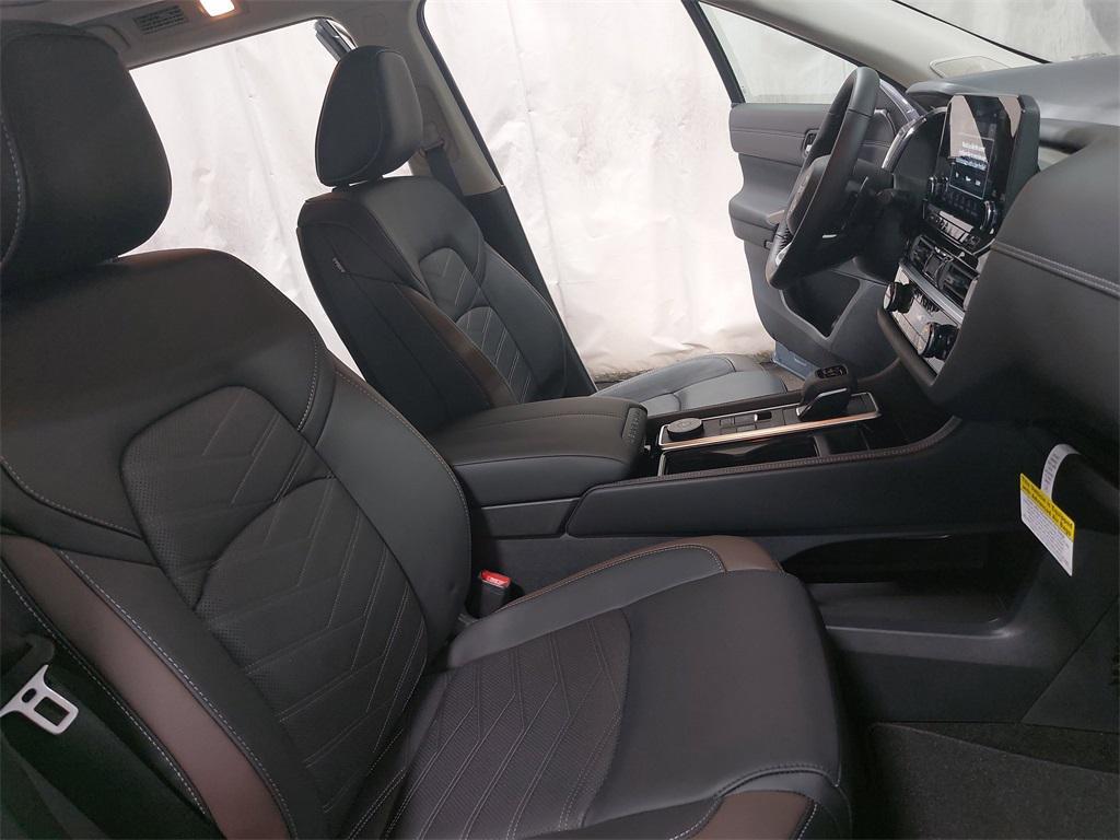 new 2025 Nissan Pathfinder car, priced at $51,823