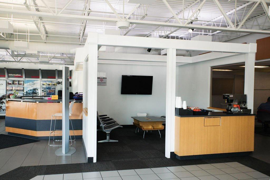 used 2024 Chrysler Pacifica car, priced at $27,727