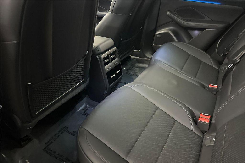 new 2025 Porsche Macan car, priced at $101,465