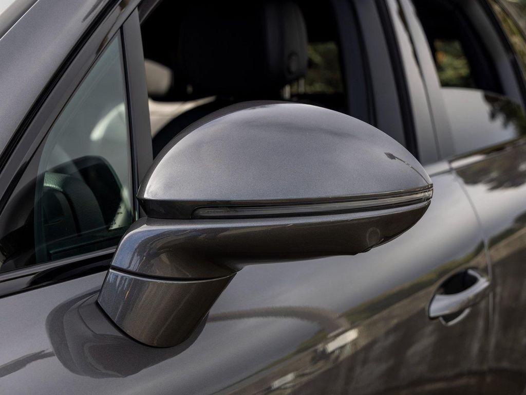 used 2025 Porsche Cayenne car, priced at $86,881