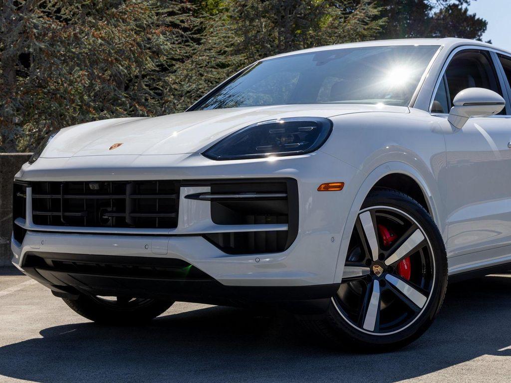 new 2025 Porsche Cayenne car, priced at $128,795