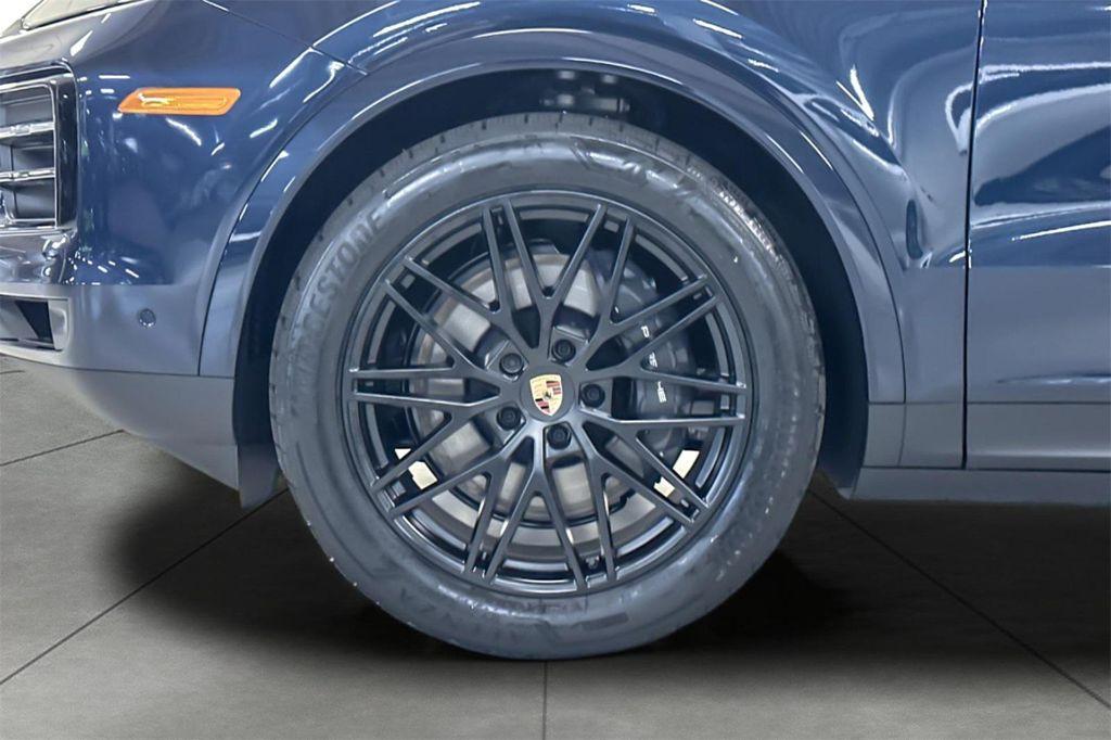 new 2025 Porsche Cayenne car, priced at $116,155