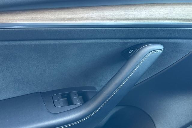 used 2021 Tesla Model 3 car, priced at $29,500