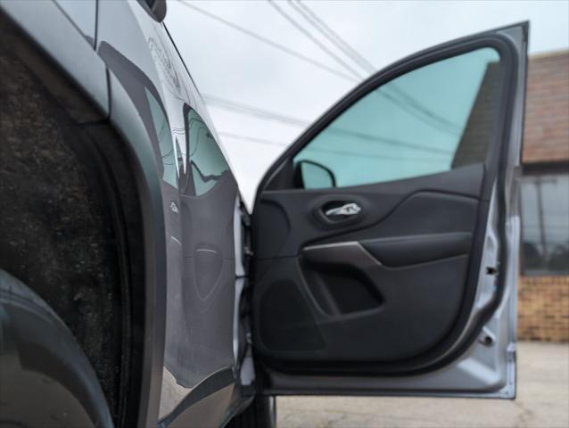 used 2019 Jeep Cherokee car, priced at $14,900