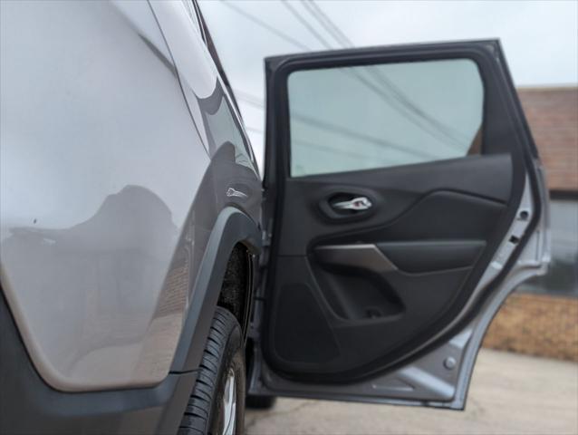 used 2019 Jeep Cherokee car, priced at $14,900