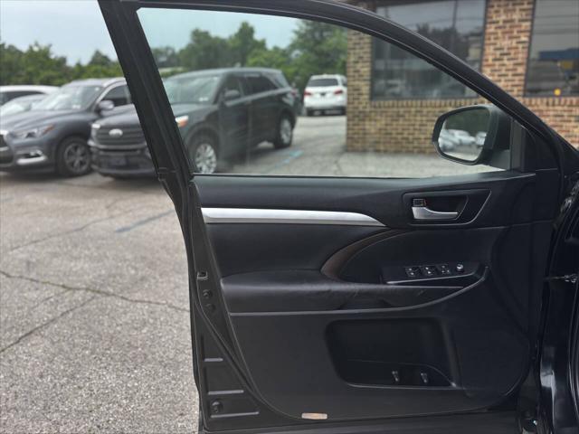 used 2017 Toyota Highlander car, priced at $23,500