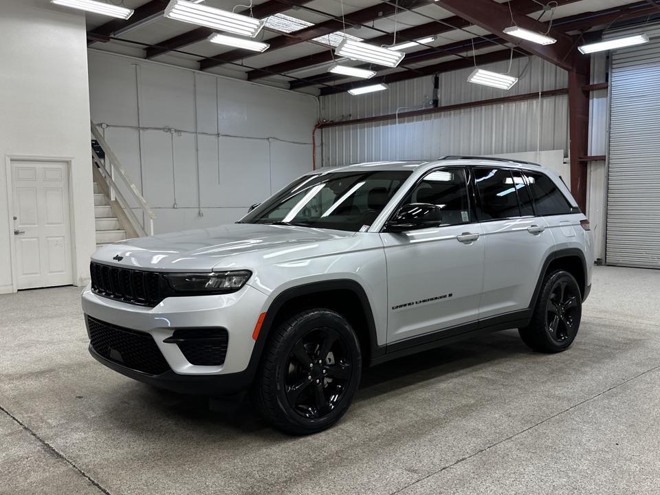 used 2022 Jeep Grand Cherokee car, priced at $30,497