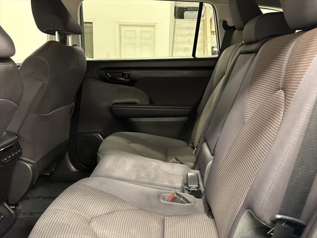 used 2022 Toyota Highlander car, priced at $31,497