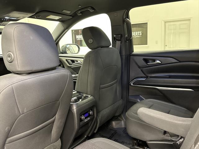 used 2025 Chevrolet Traverse car, priced at $37,997