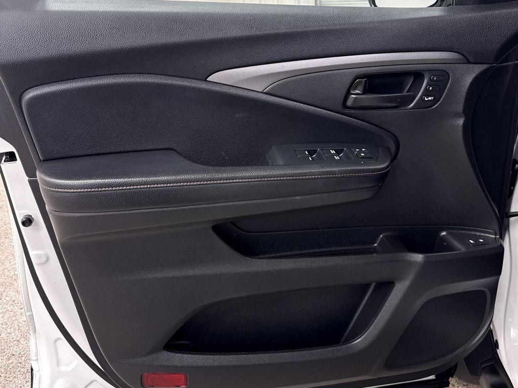 used 2022 Honda Passport car, priced at $33,497