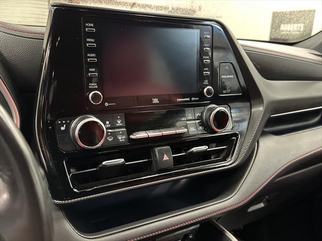 used 2021 Toyota Highlander car, priced at $38,997