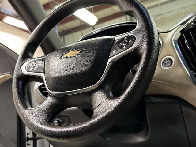 used 2023 Chevrolet Traverse car, priced at $29,997