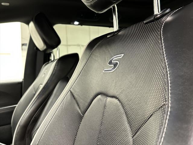 used 2023 Chrysler Pacifica Hybrid car, priced at $36,997