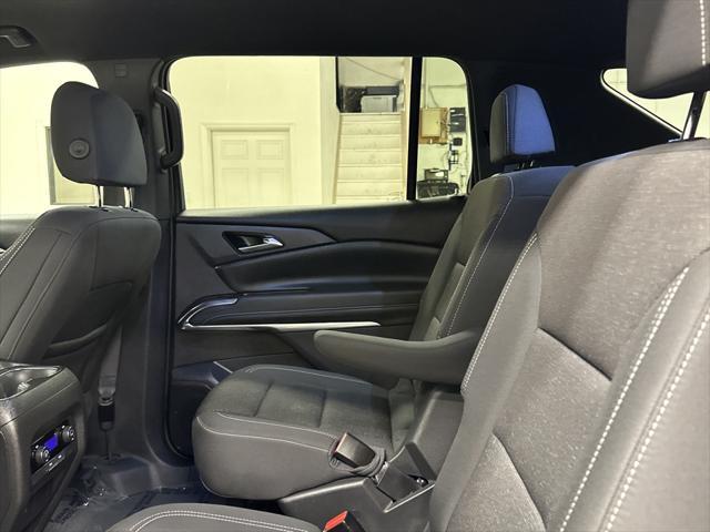 used 2025 Chevrolet Traverse car, priced at $38,997