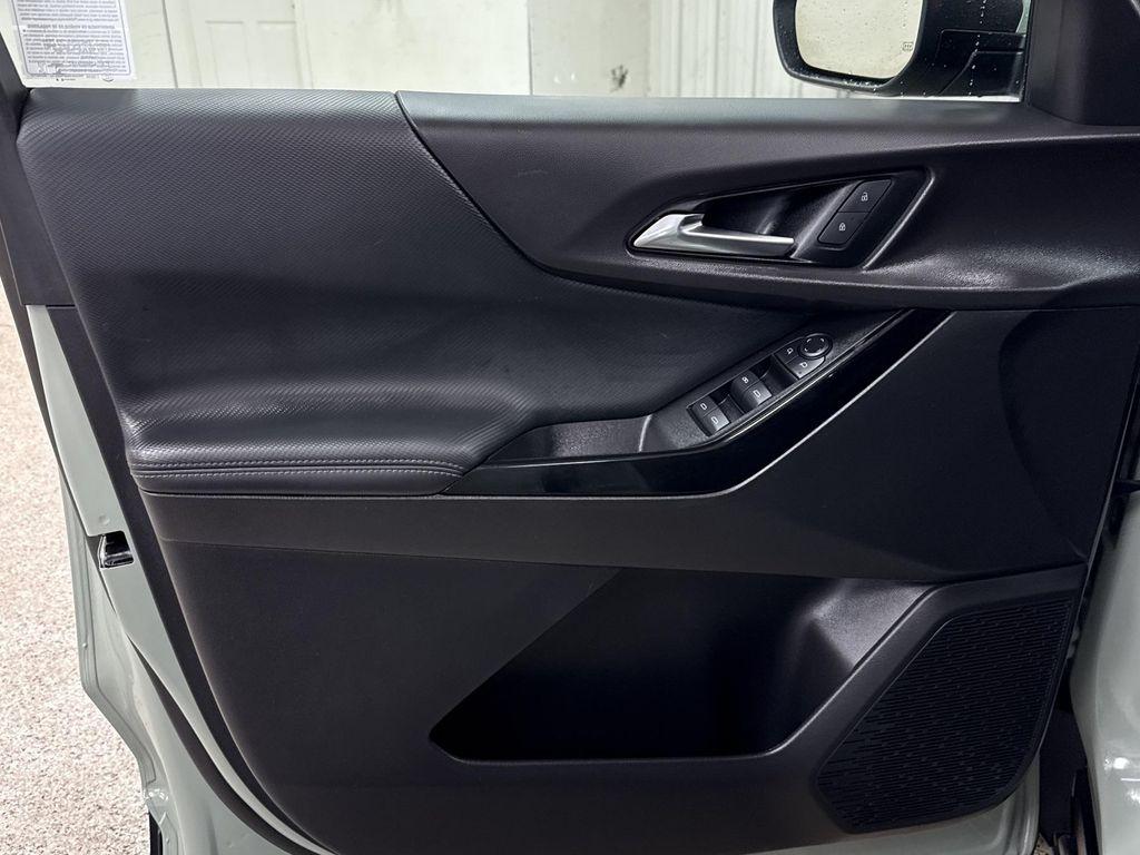 used 2025 Chevrolet Equinox car, priced at $28,997