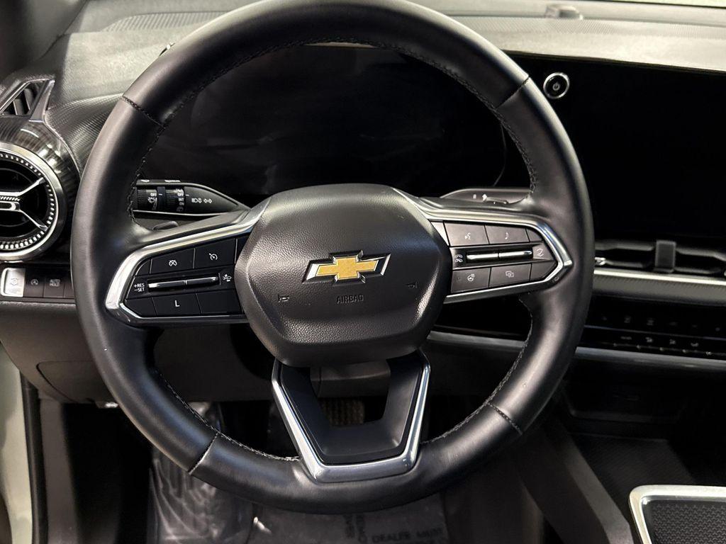 used 2025 Chevrolet Equinox car, priced at $28,997