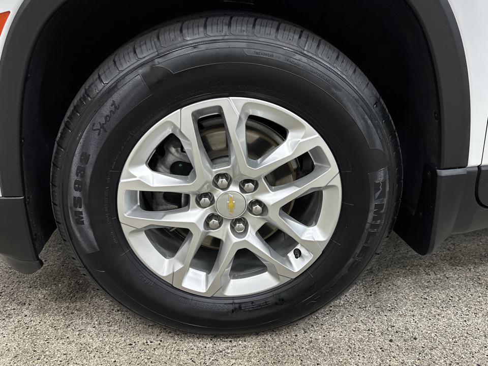used 2023 Chevrolet Traverse car, priced at $24,797