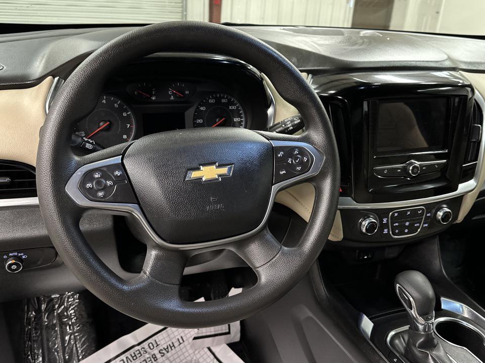 used 2023 Chevrolet Traverse car, priced at $24,797