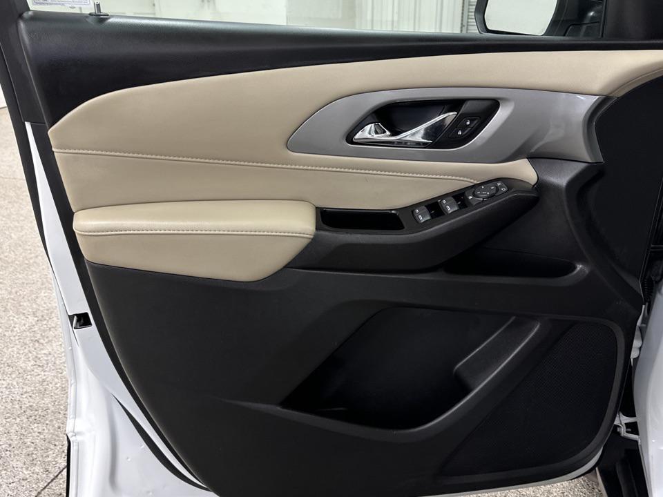 used 2023 Chevrolet Traverse car, priced at $24,797