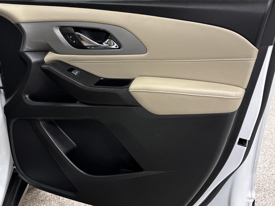 used 2023 Chevrolet Traverse car, priced at $24,797