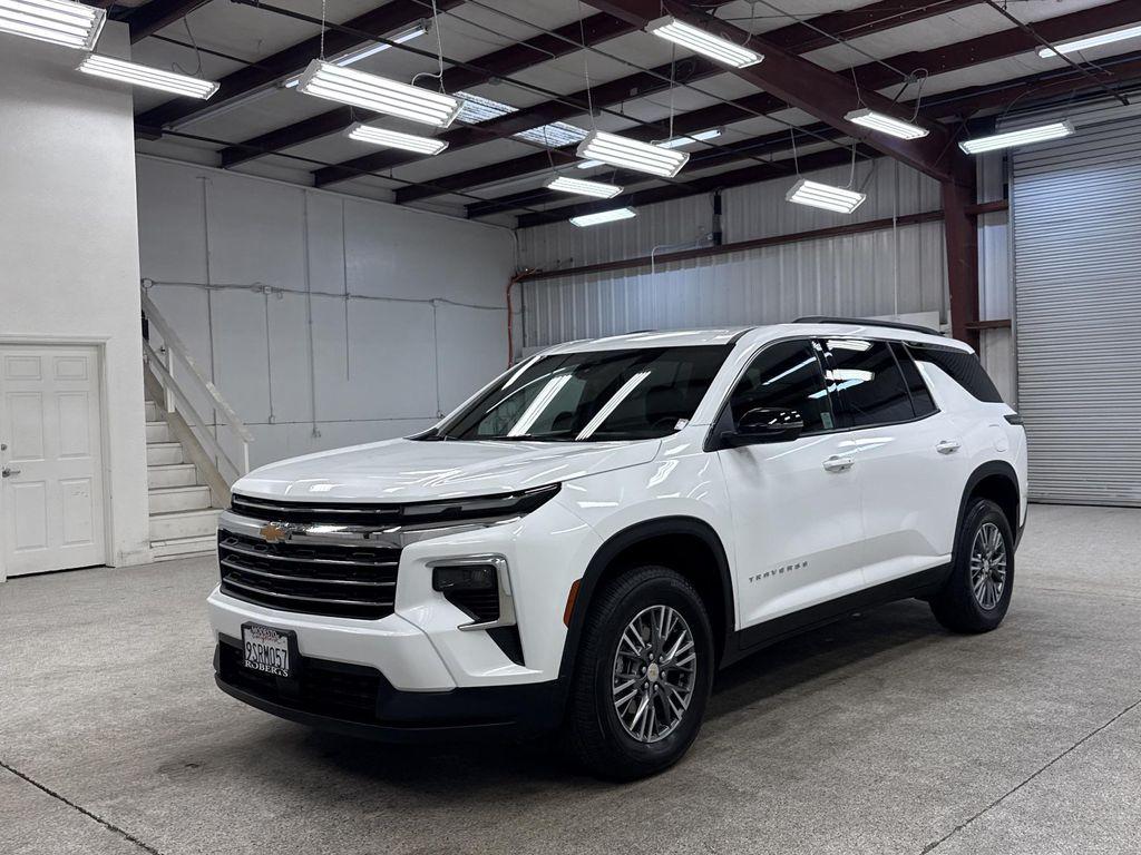 used 2025 Chevrolet Traverse car, priced at $36,797