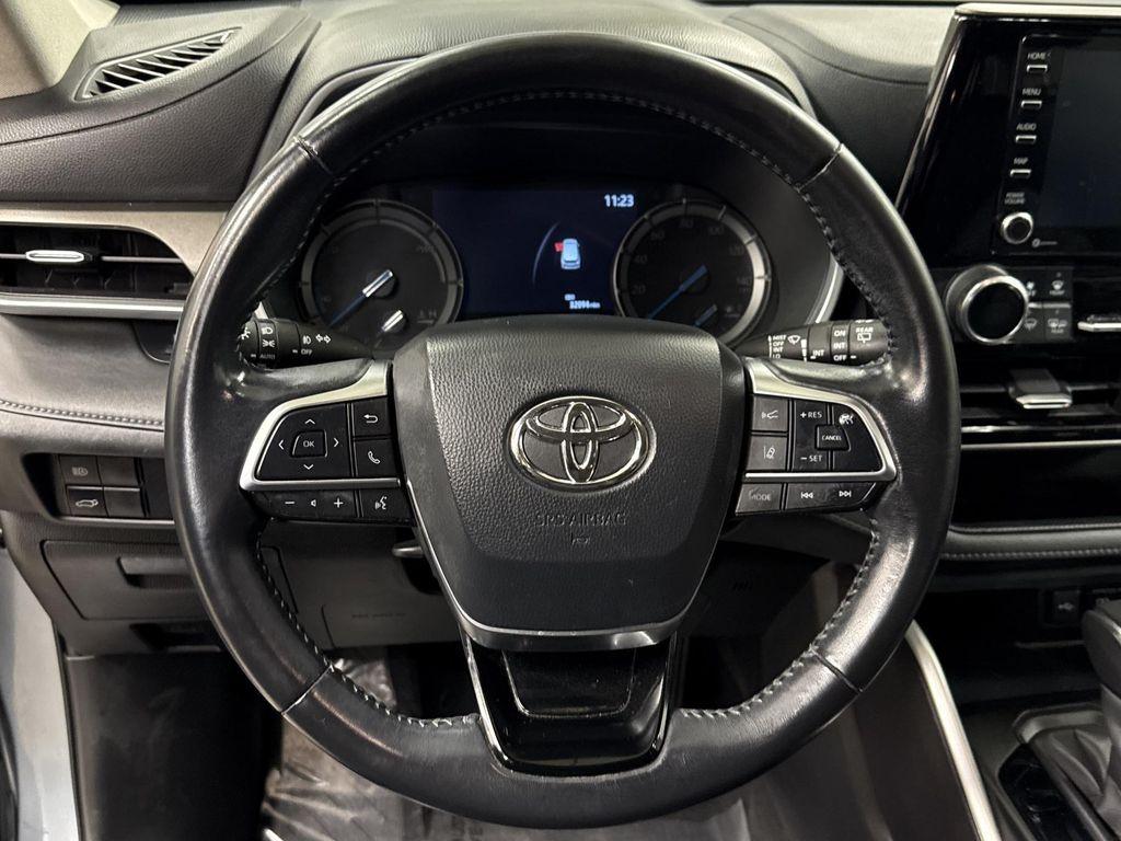 used 2020 Toyota Highlander Hybrid car, priced at $35,997