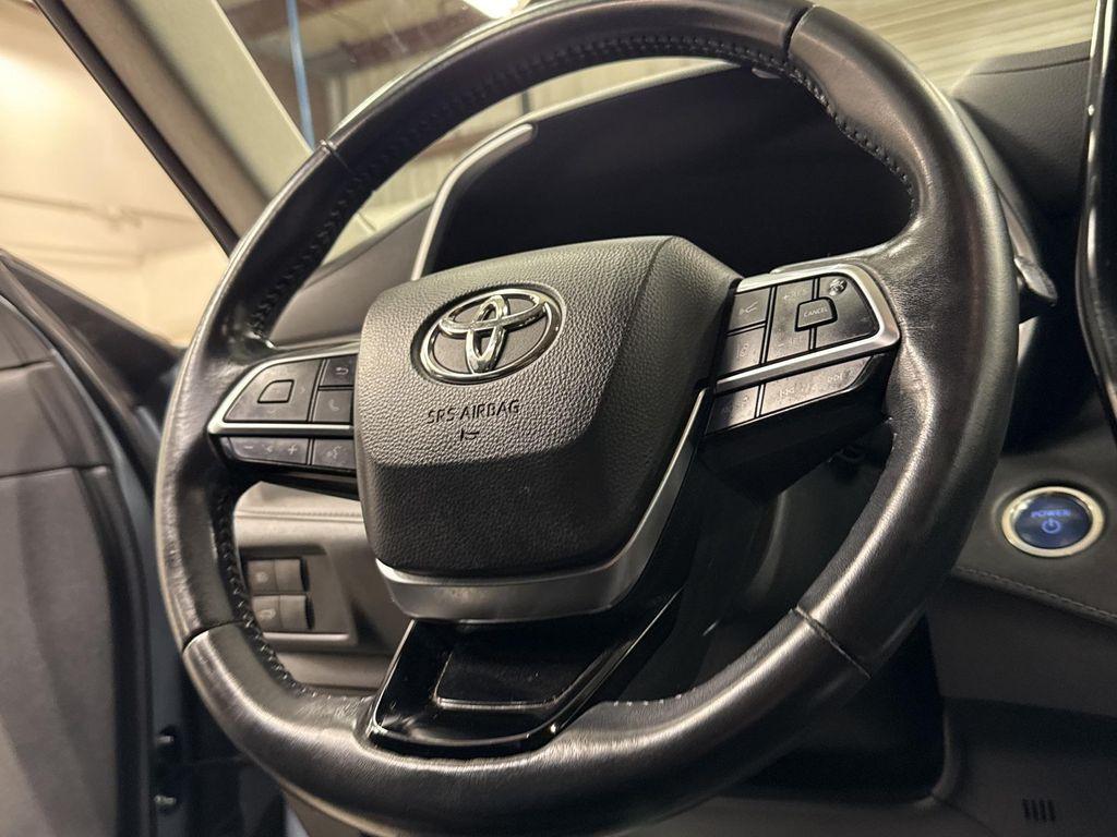 used 2020 Toyota Highlander Hybrid car, priced at $35,997