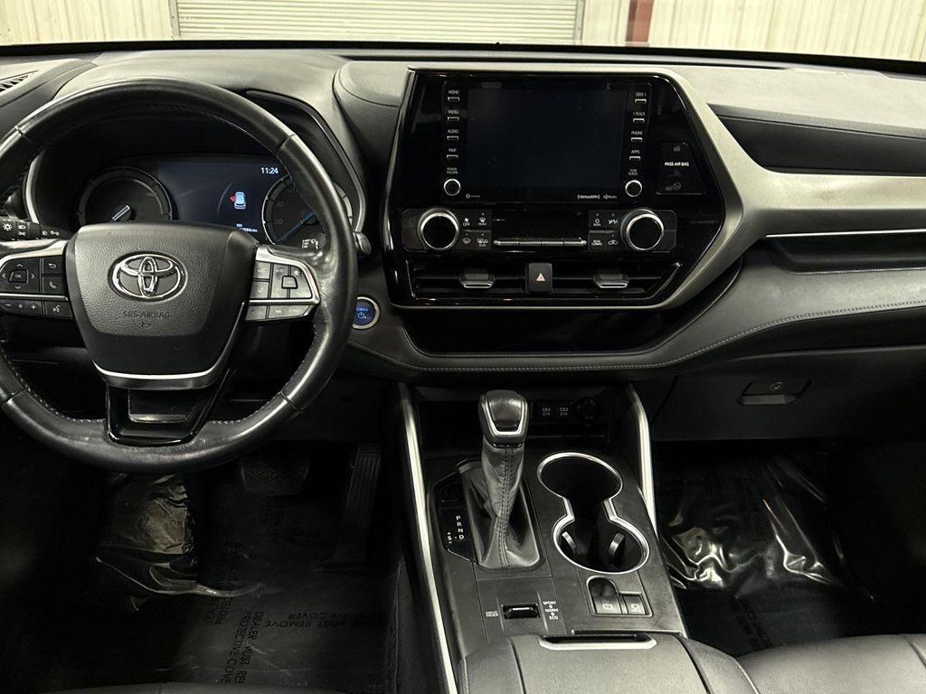 used 2020 Toyota Highlander Hybrid car, priced at $35,997