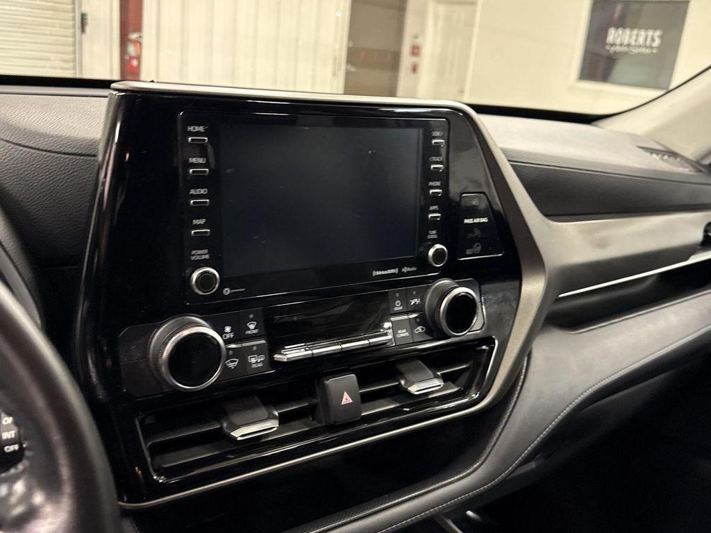 used 2020 Toyota Highlander Hybrid car, priced at $35,997