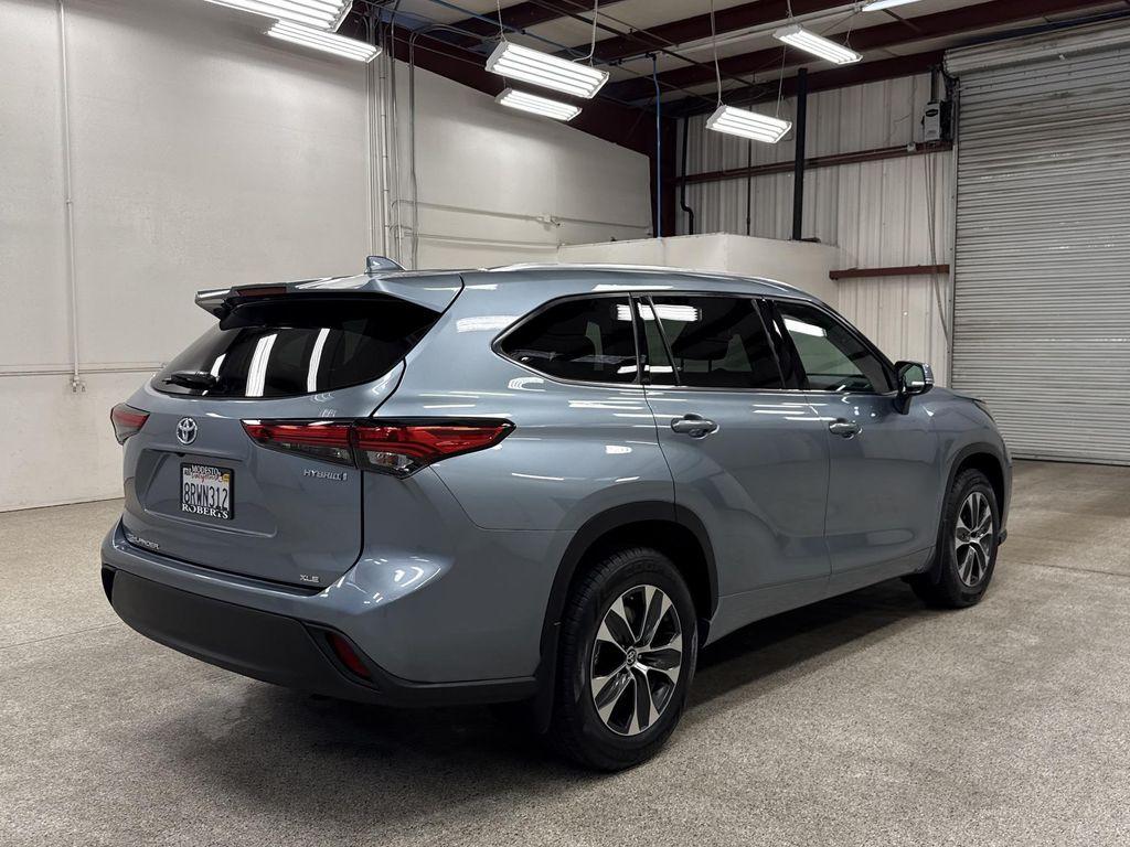 used 2020 Toyota Highlander Hybrid car, priced at $35,997