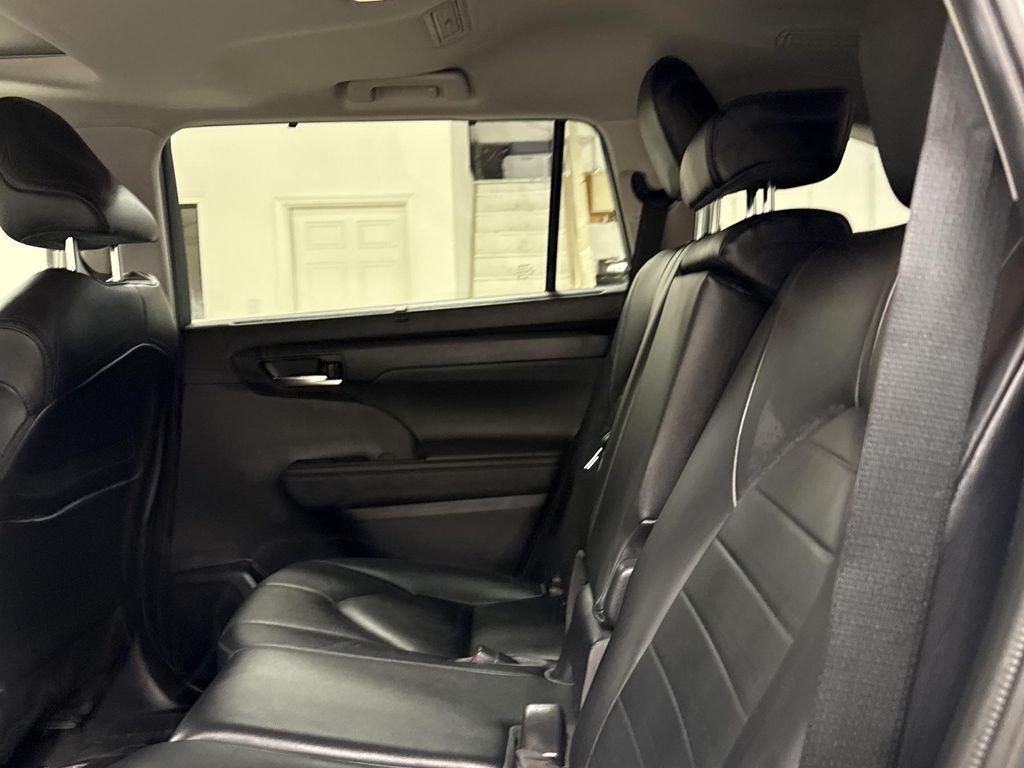 used 2020 Toyota Highlander Hybrid car, priced at $35,997