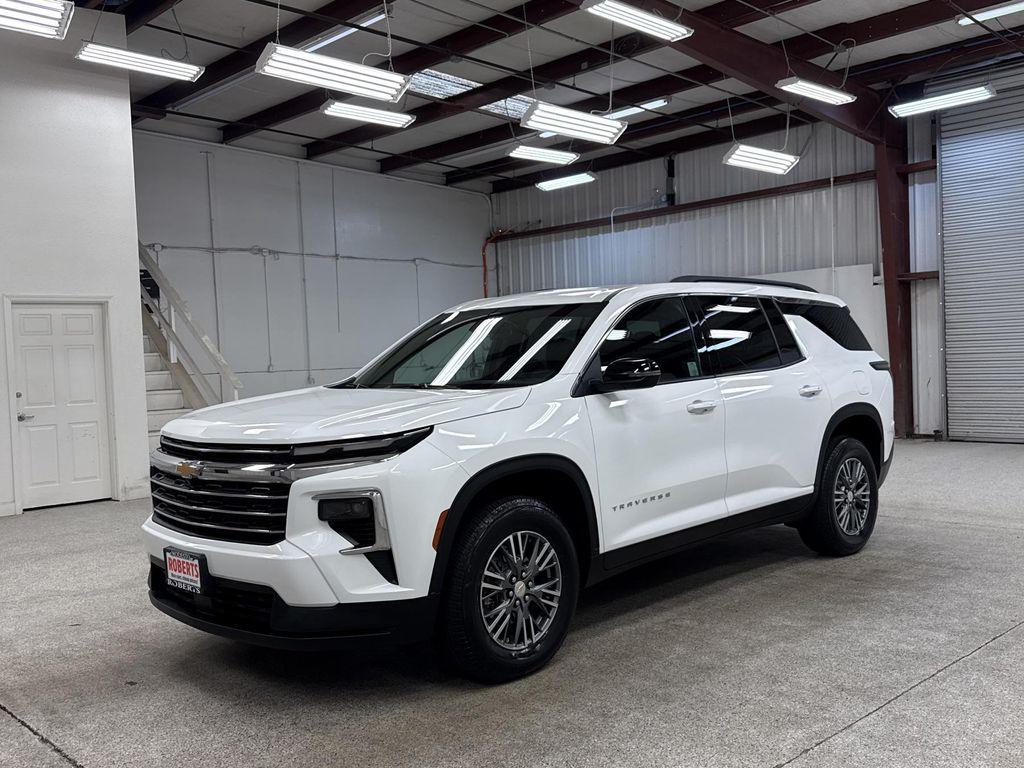 used 2025 Chevrolet Traverse car, priced at $35,797