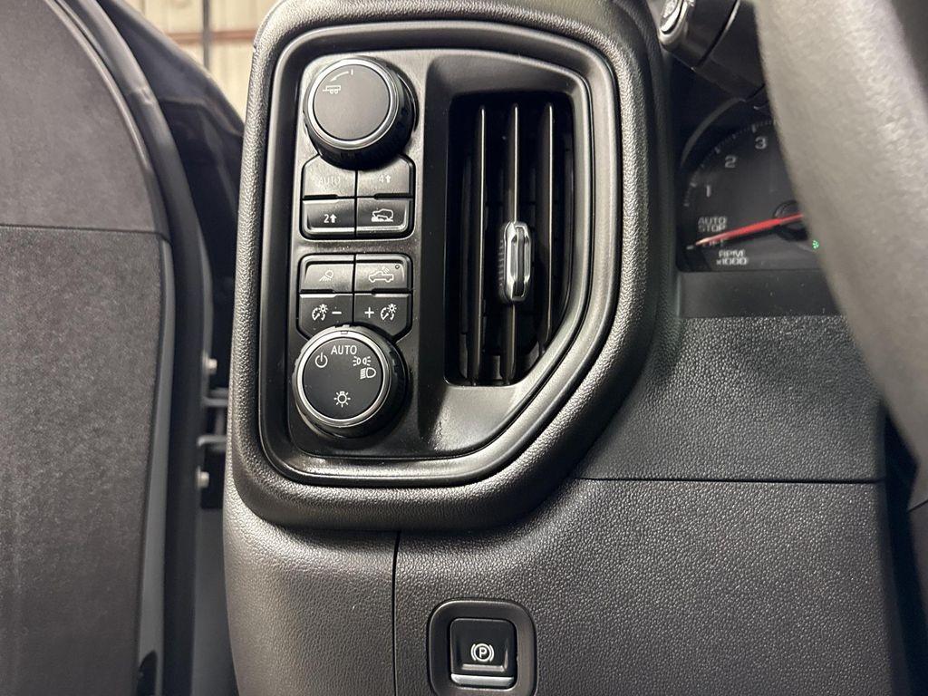 used 2024 Chevrolet Silverado 1500 car, priced at $40,997