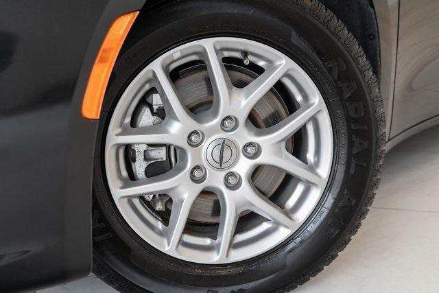 used 2023 Chrysler Pacifica car, priced at $26,999