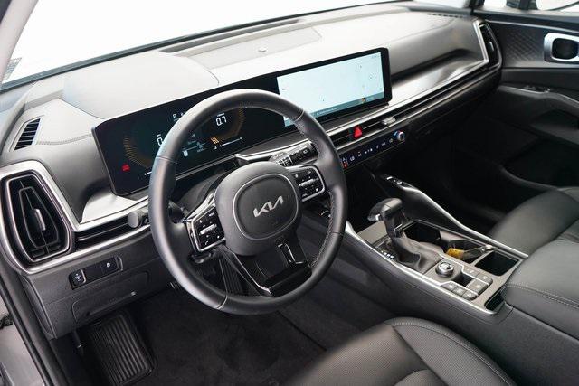 used 2025 Kia Sorento car, priced at $33,721