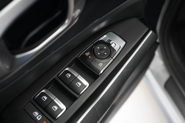 used 2025 Kia Sorento car, priced at $33,721