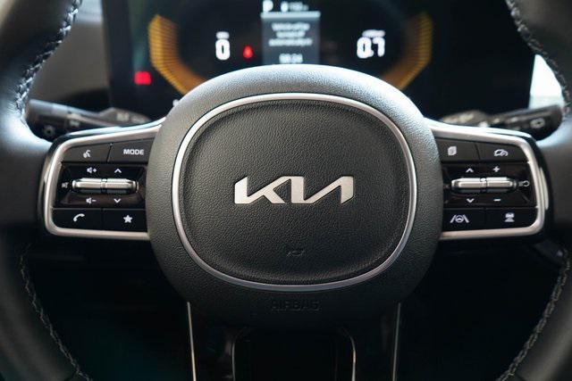 used 2025 Kia Sorento car, priced at $33,721