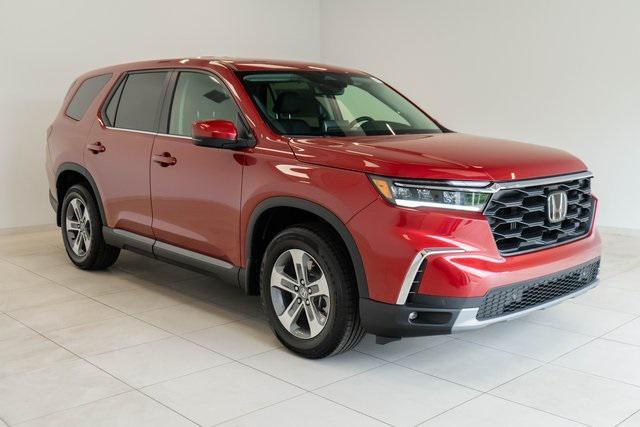 new 2025 Honda Pilot car, priced at $48,280