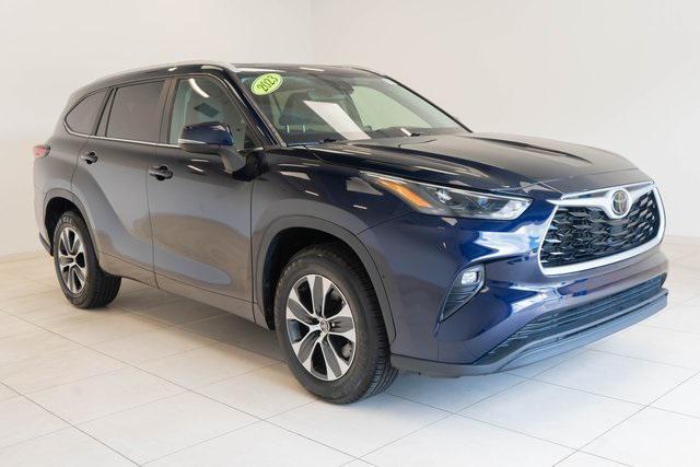 used 2023 Toyota Highlander car, priced at $37,275