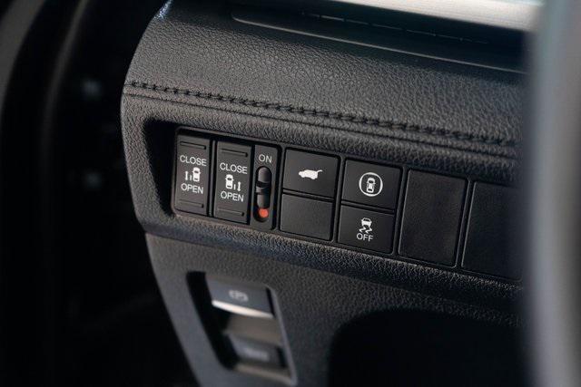 used 2024 Honda Odyssey car, priced at $37,219