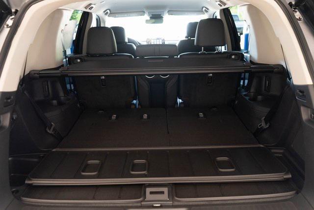 new 2025 Honda Pilot car, priced at $45,680