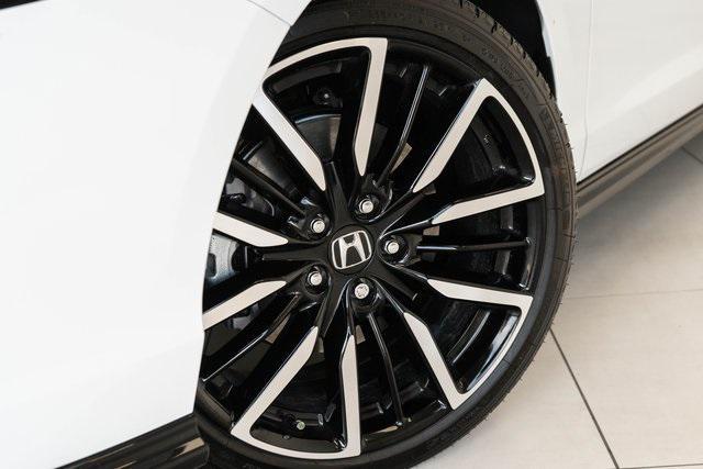 new 2025 Honda Accord Hybrid car, priced at $40,450