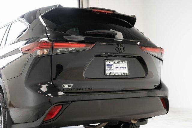 used 2024 Toyota Highlander car, priced at $42,505