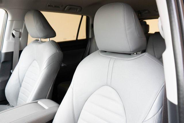 used 2024 Toyota Highlander car, priced at $42,505