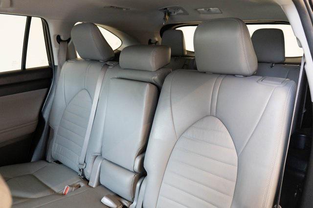 used 2024 Toyota Highlander car, priced at $42,505